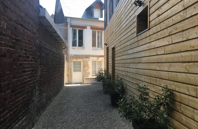 The Lieutenance, 45m2, terrace, WIFI, Honfleur center
