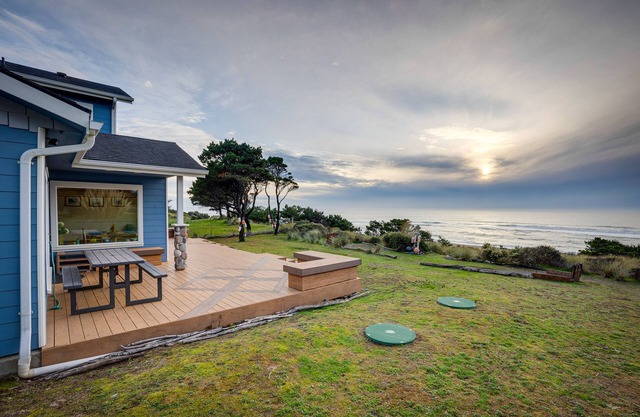 The Lighthouse: 3 Acre Port Orford Oceanfront Home
