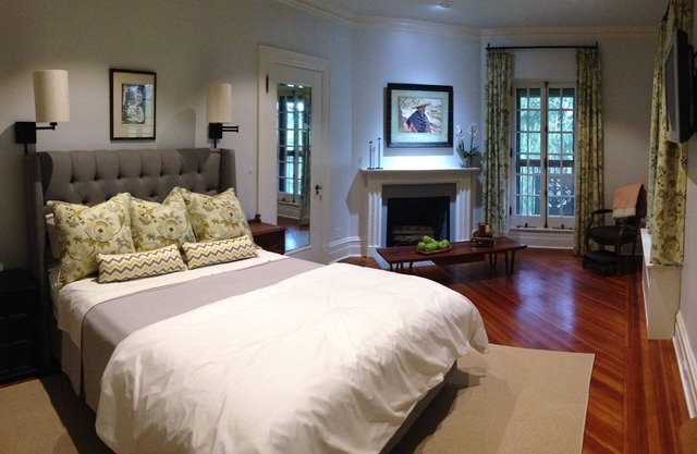 The Lincoln Room at Rushmore Estate in Woodbury NY Bed and Breakfast