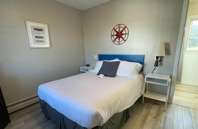 THE LITTLE VILLAGE , Full Bed 108