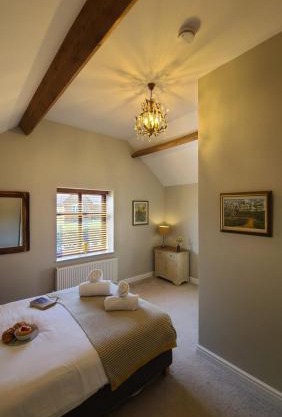 The Lodge a beautiful barn conversion with 3 ensuite bedrooms on the edge of Cannock Chase