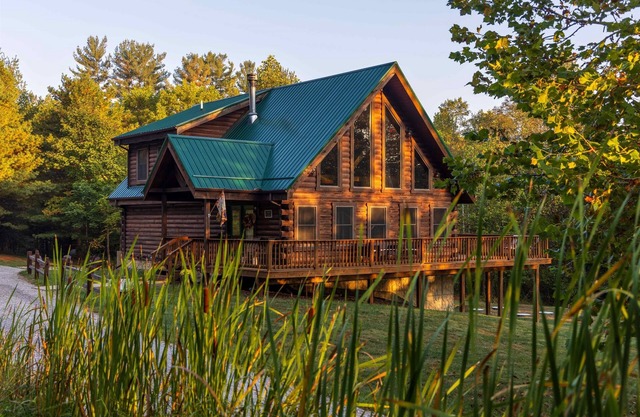 The Lodge with hot tub and 40-acre trails