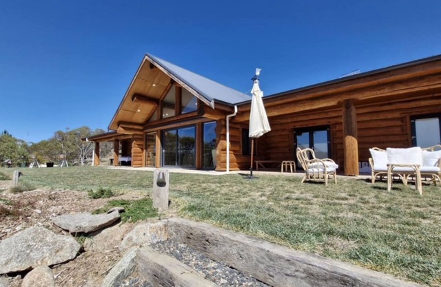 The Log House - Jindabyne