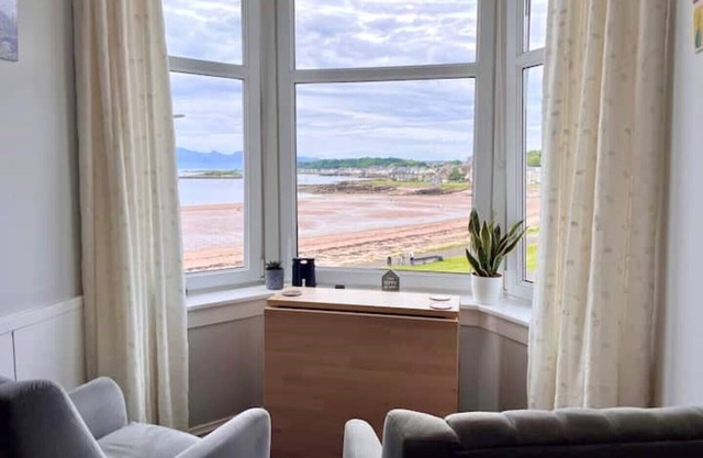 The Lookout, seafront, beachfront, stunning views