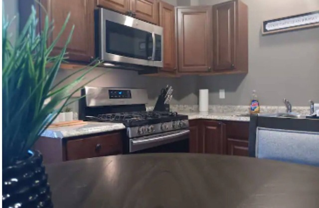 The Macro-Suite at Mt. Pleasant NEW 2B Apt.Parkingnn