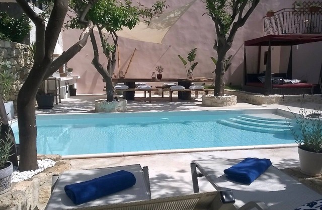 The Manor - Private Villa with Pool in the Heart of the Old Town of Rethymno
