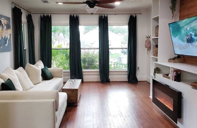 The Mid City Bungalow - 2 Miles from LSU