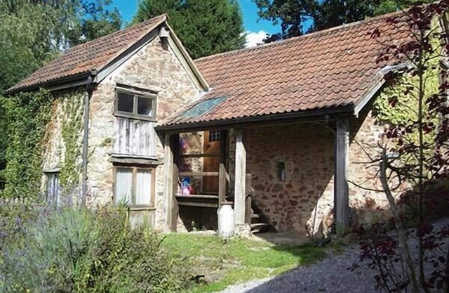 THE MILL, pet friendly, character holiday cottage in Bicknoller