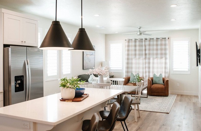 🌲The Monroe ⛰️BRAND NEW Townhouse With Majestic Views and EV Charger Hookup