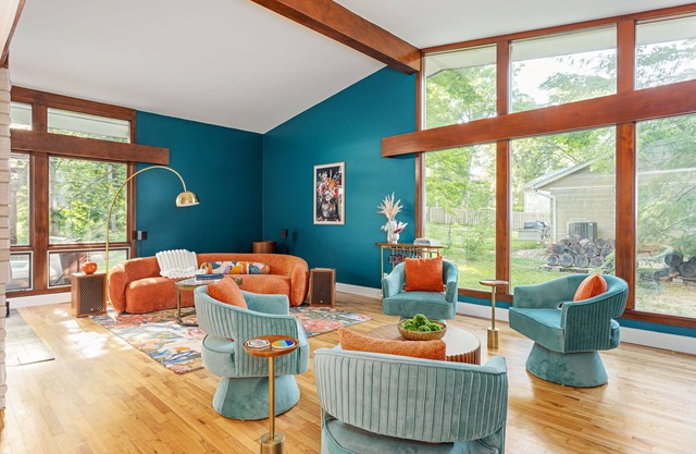 The Nancy: Fireplace | Hot Tub | Ping-Pong
