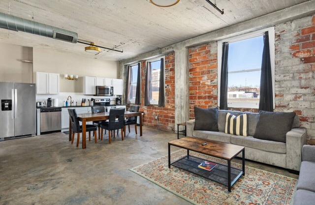 The Nelson Lofts - Unit 7 (2 BR)