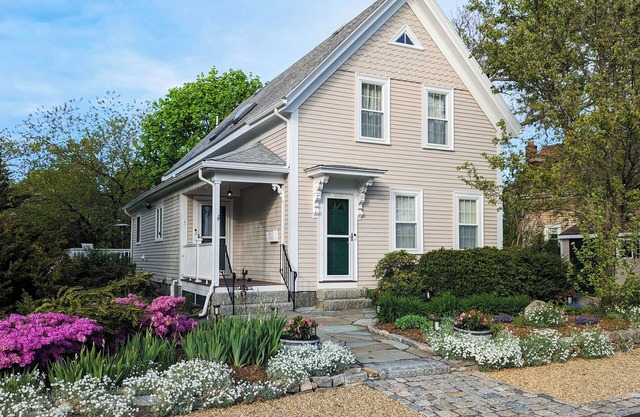 The Nest at Pigeon Cove: Modern farmhouse with all the comforts of home!