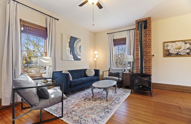 The Nininger Historic Apt - Walk to DT and River, King Bed, Pet Friendly