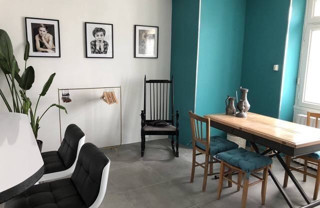 The NOLYVAN Suite, apartment with garden - 300m from the beach.
