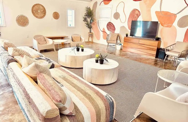 The Nordic Haven ATL - HOT TUB - 7 bedroom - 5000 sq ft - Near Beltline