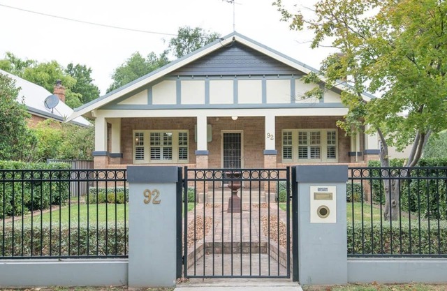 The Oaks on March - Stunning & Elegant CBD Home