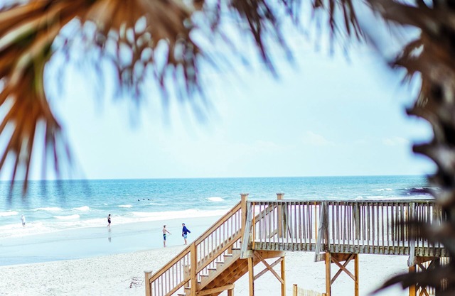 The Oceanfront Litchfield Inn