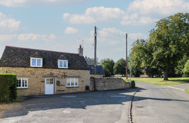 THE OLD BAKEHOUSE, family friendly, with open fire in Barrowden