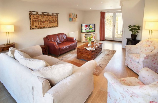 The Old Bakery (4) - sleeps 4 guests in 2 bedrooms