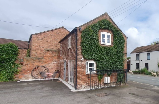 The Old Cart Shed. A beautiful country cottage barn conversion near York & Selby