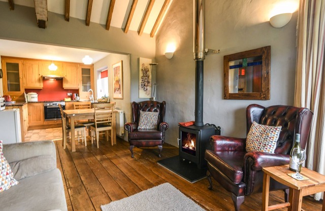 THE OLD DAIRY, pet friendly, character holiday cottage in Charmouth