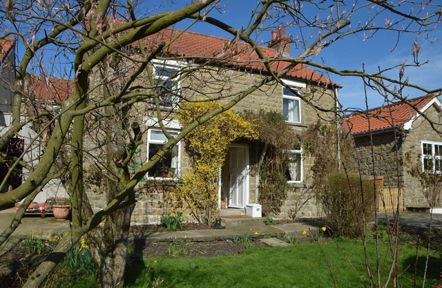 The Old Farmhousen3 bed det cottage Hot Tub, Dog/cat friendly onsite fishing