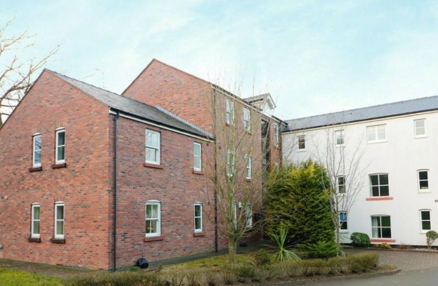 The Old Mill, Cheshire Countryside. 5 miles Roman town of Chester