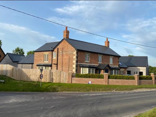 The Old Pub - Entire Private Cellar, Sauna & Gym, King Size Bed, Self Contained Kitchenette including Continental Breakfast, Snacks and Mini Bar