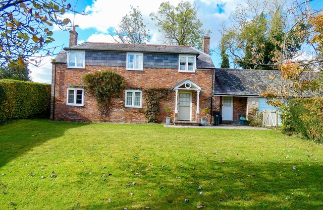 The Old Stables - 4 bedrooms, family countryside retreat