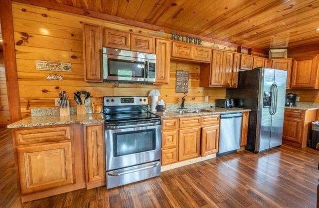 The Only Tenisee 4 Bedroom Cabin