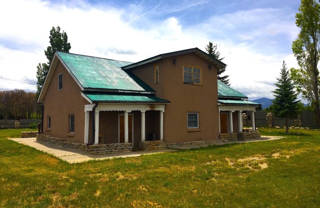 The Opus House - Peaceful serenity along the highway to the Taos Scenic Byway