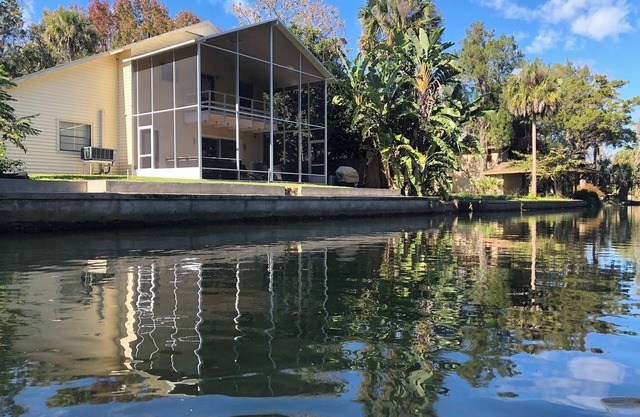 The Otter House - Wild views and direct access to King's Bay