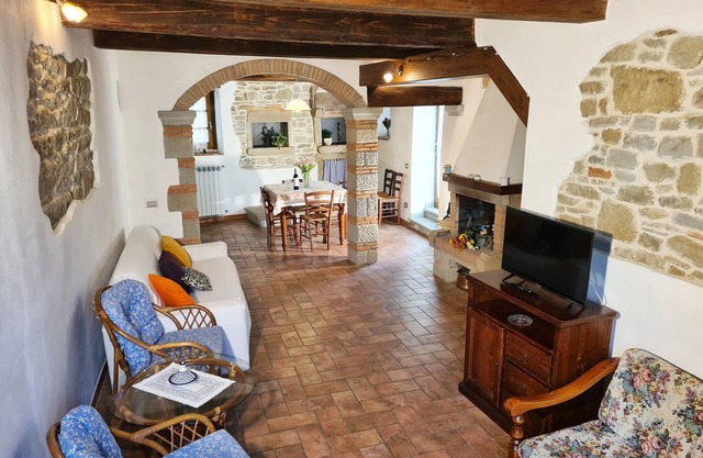 THE OVENS - BEAUTIFUL RUSTIC TUSCAN