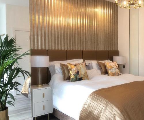 THE PALMS Lux living Condo B'mouth Town Centre & Beach