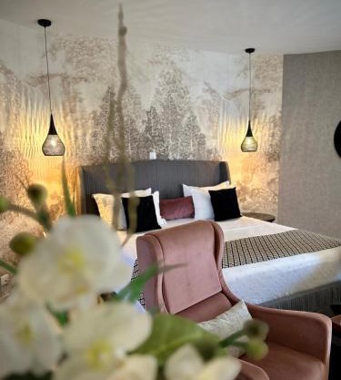 THE PALMS Luxury Boutique Hotel
