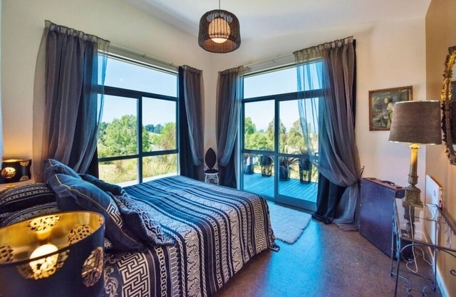 The Paris Suite cottage on 7 acres Mapua seaside village