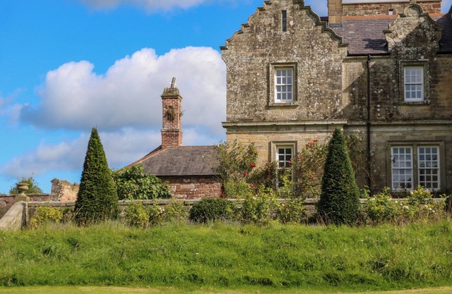 THE PAVILLION, character holiday cottage, with open fire in Longtown