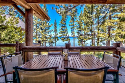 The PEAK Aconcagua 6 - The Ultimate in Lakefront Luxury