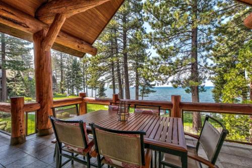 The PEAK Everest 14 - The Ultimate in Lakefront Luxury