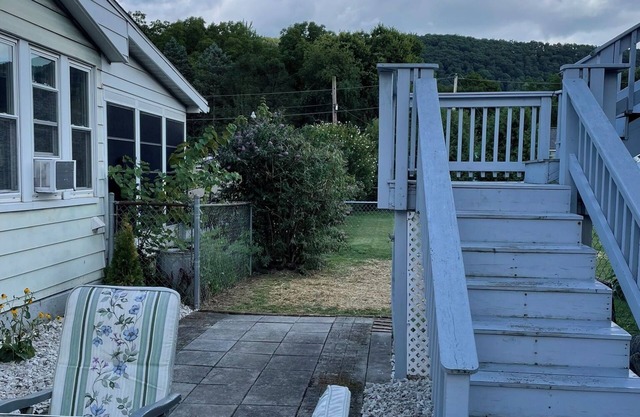 The Perch - Cozy, Dog-Friendly, Small Town Retreat