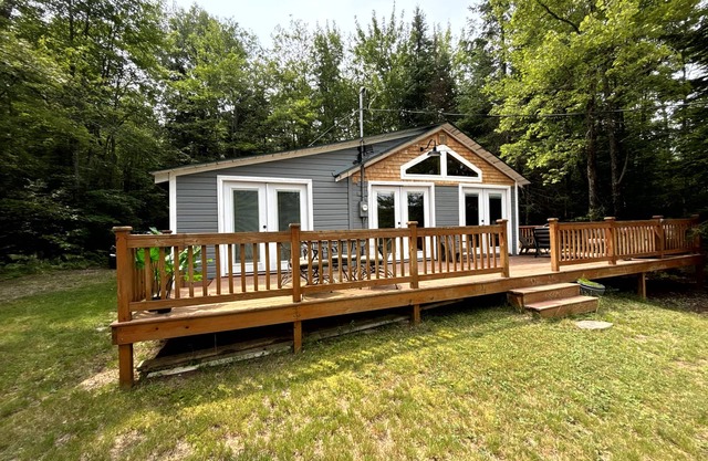 The perfect family getaway on Mt. View Lake. Pet friendly!