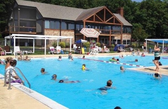The Pines of Apple Valley, Guest passes for Pools & Beaches available for a fee