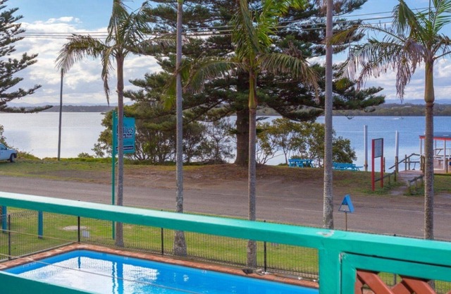 The Pines Units Manning Point