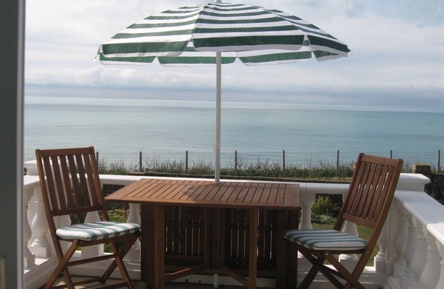 The Promenade - sea, views & al fresco dining nr Brighton!