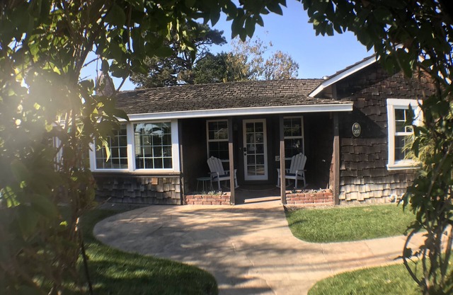 THE quintessential SC beach house. - a 5 star stay!