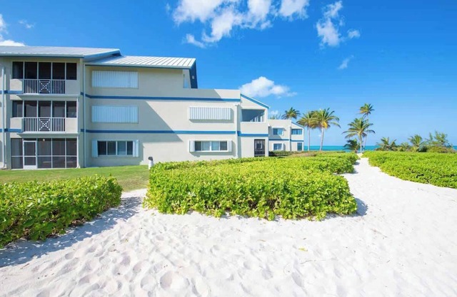 The Retreat #20 - 2 Bedroom Ocean Beach View Condo