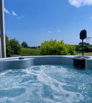 The Retreat, Sauna & Hot Tub, Charming & Cosy Gem