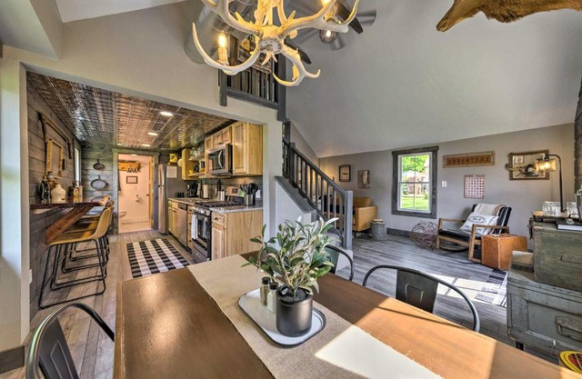 The Reubling House - Modern-Rustic Cabin!