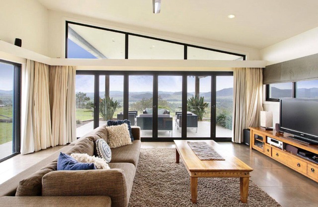 The Ridge House, TOP NOTCH