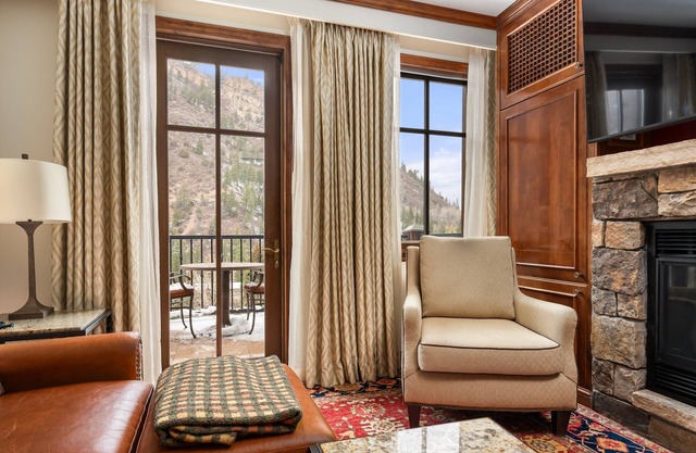 The Ritz-Carlton Club | Two-Bedroom Residence 8411, Ski-in & Ski-out Resort in Aspen Highlands